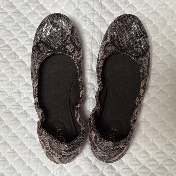 LOFT Snakeskin Patterned Flats with Black Bow Flynn ballet flats 8.5 - Picture 1 of 6